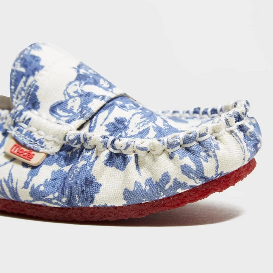 Women's Classic Canvas Shoe 6 Women's Classic Canvas Shoe - Image 4