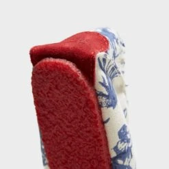 Women's Classic Canvas Shoe 16 Women's Classic Canvas Shoe -go outdoors shop go 168417 g